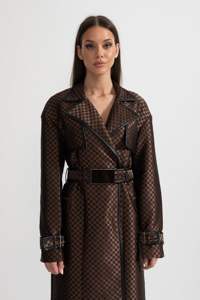 Jacquard trenchcoat med belte med gullspenne i livet – brun
